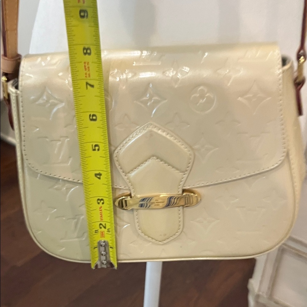 Louis Vuitton Monogram crossbody Vernis Bellflower GM bag - Picture 12 of 13
